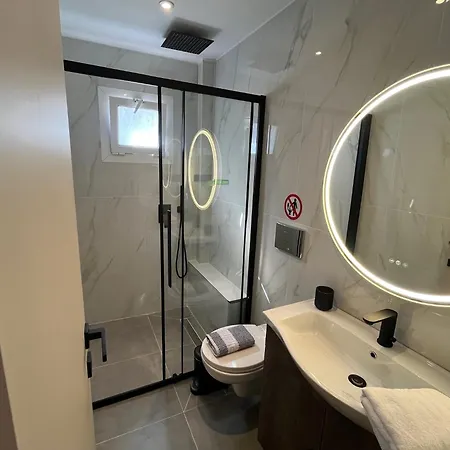Eva Maria - The Number 5 - 2 Bedrooms Lejlighed